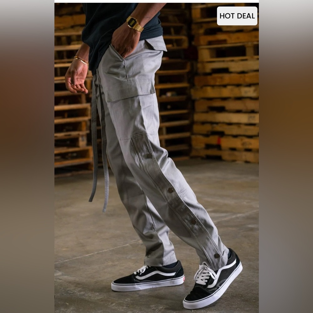 NWT YOUNG AND RECKLESS GREY CARGO PANTS